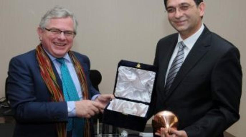 Danimarka B&uuml;y&uuml;kel&ccedil;isi&rsquo;nden Gso&rsquo;ya Ziyaret