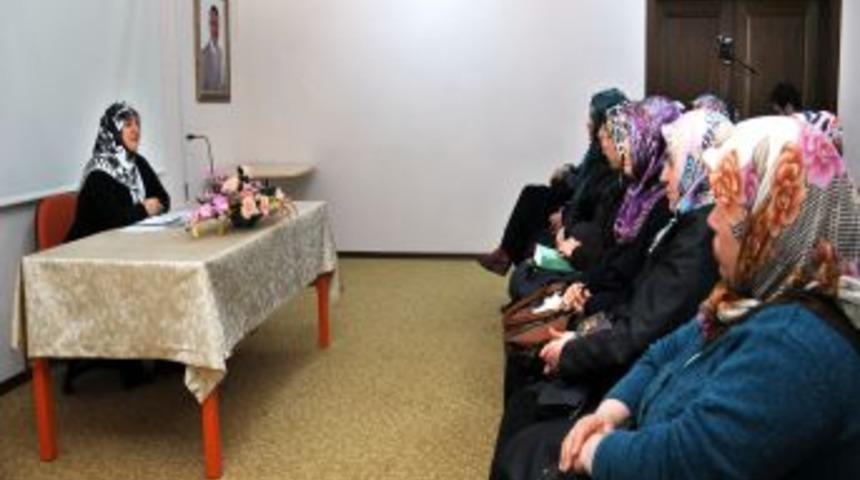 Kadınlara &lsquo;bilin&ccedil;li Teknoloji Kullanımı&rsquo; Anlatıldı