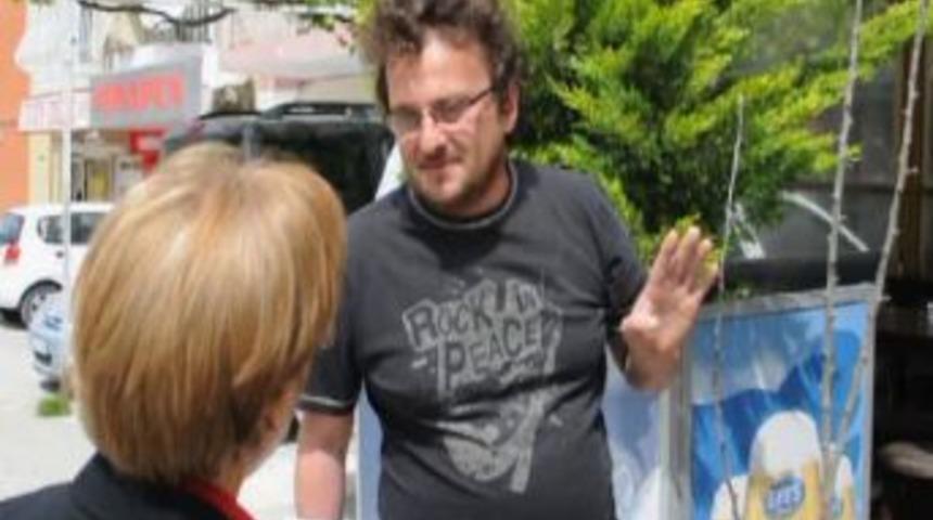 İzmir'de CHP'li Kadınlara Metro Tepkisi