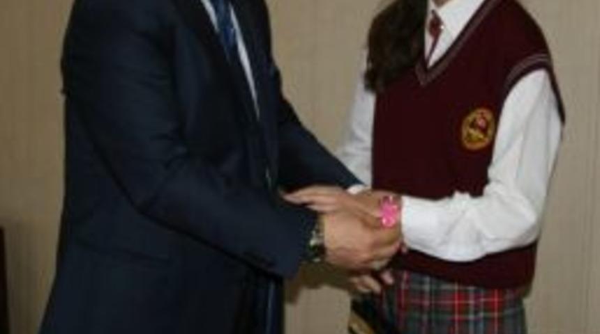 Elazığlı &Ouml;ğrenci, &Ccedil;anakkale Kompozisyon Yarışmasında T&uuml;rkiye 1'ncisi Oldu