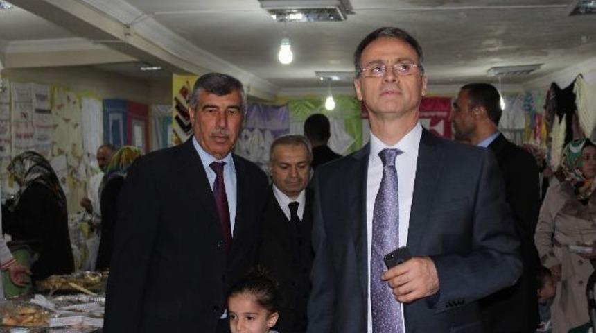 Diyarbakır'da &Ouml;ğrenciler Yararına Kermes D&uuml;zenlendi