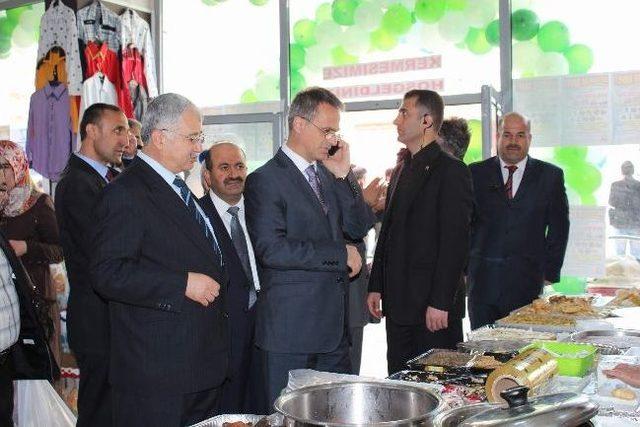 Diyarbakır'da Öğrenciler Yararına Kermes Düzenlendi