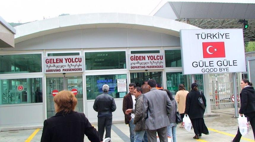 G&uuml;rcistan'a Pasaportla &Uuml;cretsiz Ge&ccedil;iş Artık 15 Lira Oldu