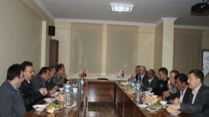 İSKİAD Ve MHP Il&ccedil;e Y&ouml;netimi Nezaket Yemeğinde Bir Araya Geldi.