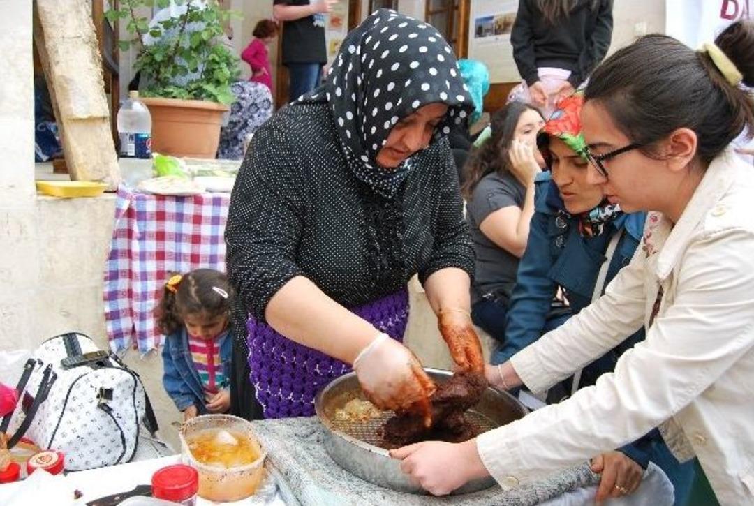 Şanlıurfa&rsquo;da &Ccedil;iğ K&ouml;fte Yarışması