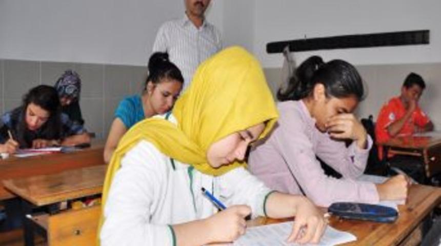 Peygamber Efendimiz Ile Ilgili Bilgi Yarışmasına Bin 500 Kişi Katıldı