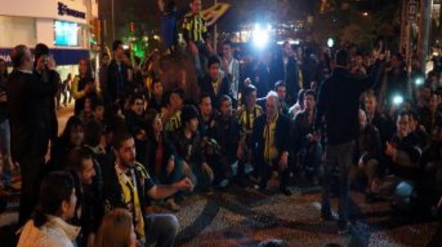 Kadık&ouml;y'de Yarı Final Coşkusu
