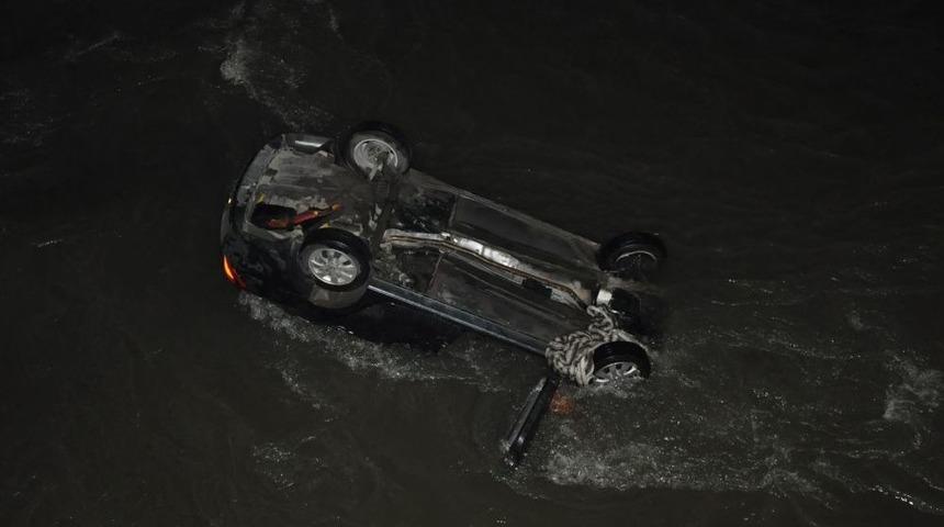 Amasya&rsquo;da Otomobil Irmağa U&ccedil;tu: 2 Yaralı