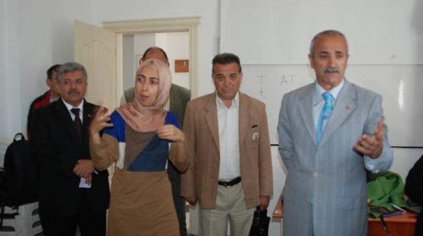 Fethiye&rsquo;de İşitme Engellilere Okuma-yazma Kursu
