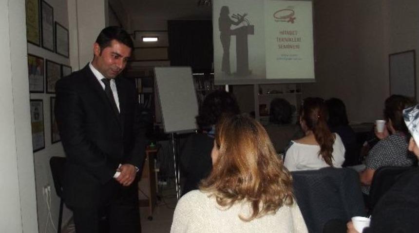 Kadınlara Uygulamalı Hitabet Dersi