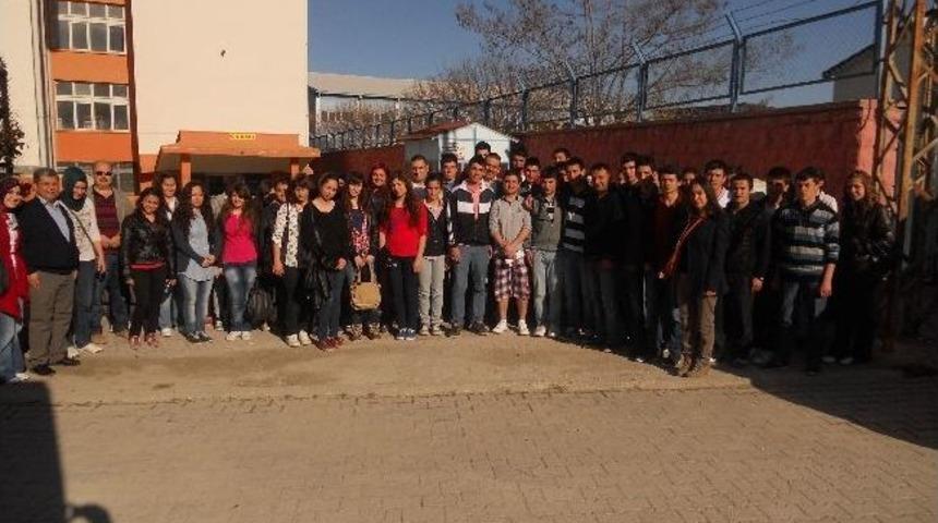 Korkuteli Lisesi &Ouml;ğrencileri, Uluslararası Antalya &Uuml;niversitesi'ni Gezdi