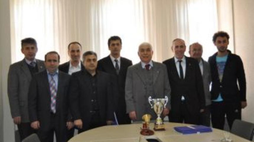 MYO müdüründen şampiyon olan takıma teşekkür