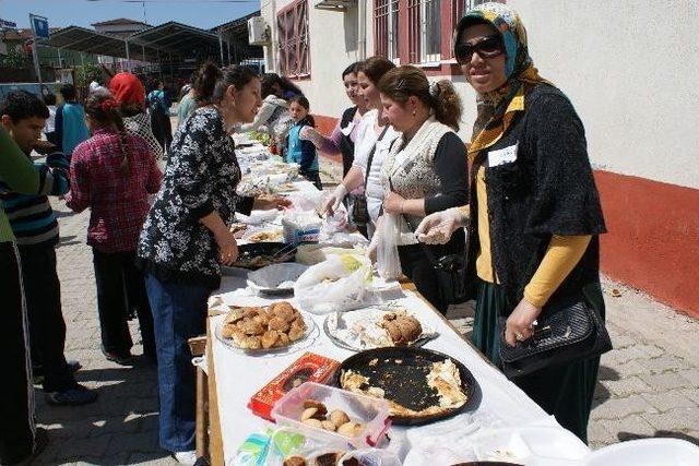Okul İhtiya&ccedil;ları İ&ccedil;in Kermes 1