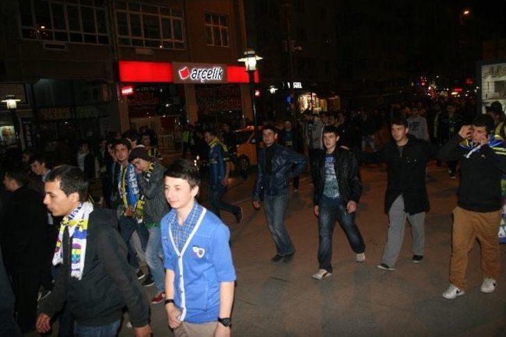 Yarı Final Coşkusu Yolları Kapattırdı G3