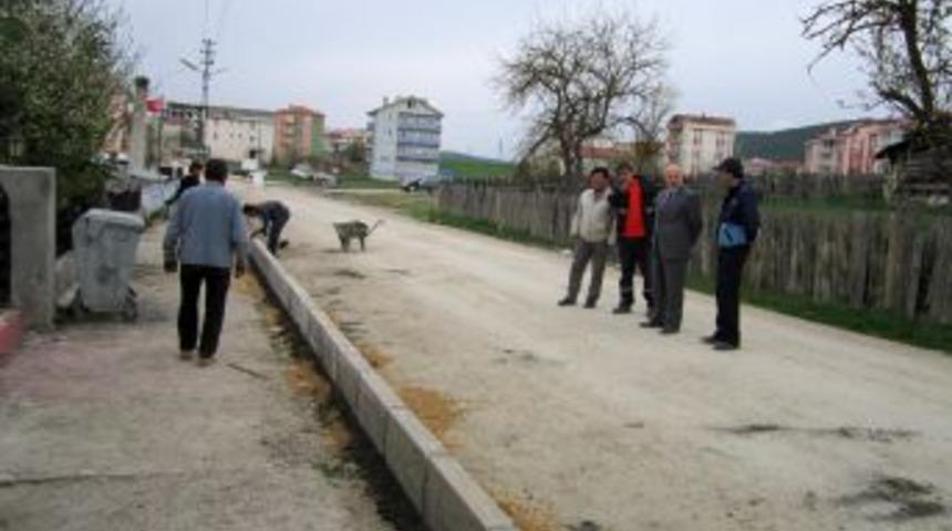 Eflani Belediye Başkanı Ertuğrul, Kilitli Parke &Ccedil;alışmalarını Yerinde Inceledi
