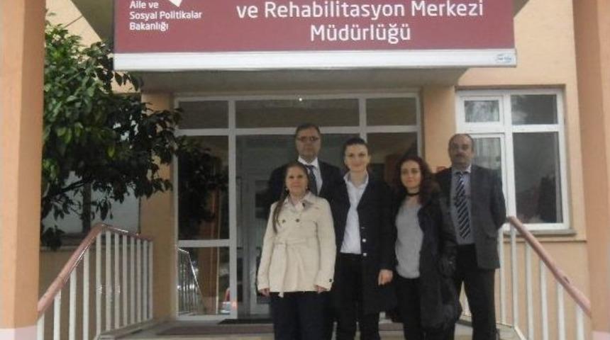 Hastane Personelinden Huzurevine Anlamlı Ziyaret