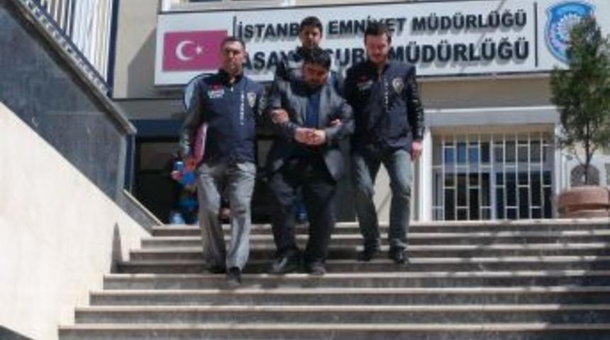 Kendisine Emanet Edilen Ara&ccedil;ları Soymuş