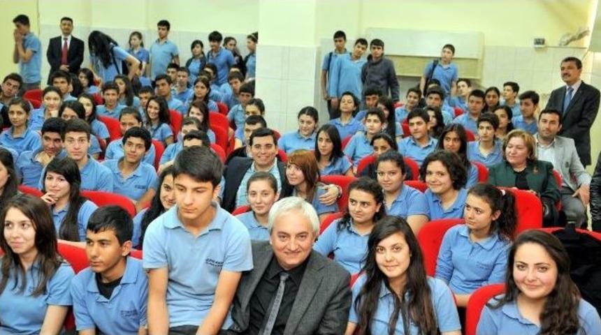 Tütüncü Öğrencilerle Bir Araya Geldi