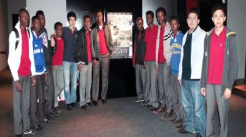 Selam, Afrikalı &Ccedil;ocukları Da Ağlattı