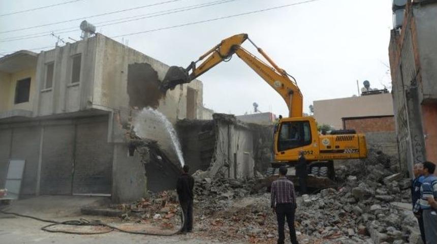 Mithatpaşa&rsquo;da Yıkım Devam Ediyor