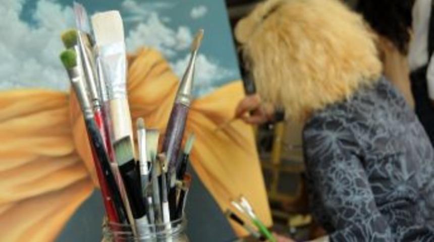 Karikat&uuml;rl&uuml; Ev&rsquo;de Resim Sergisi