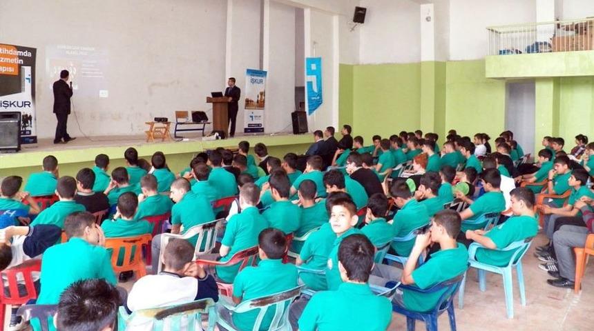 Cizreli &Ouml;ğrencilere Meslek Se&ccedil;imi Semineri Verildi