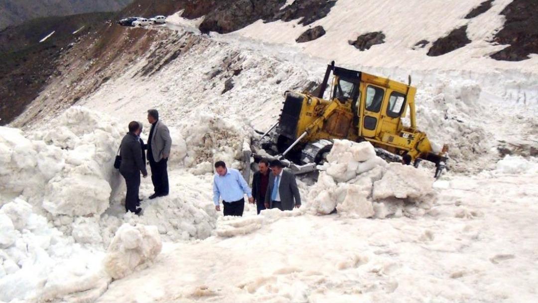 Bitlis'te Kar Nedeniyle 7 Aydır Kapalı Olan Son 2 K&ouml;y Yolu Daha A&ccedil;ılıyor