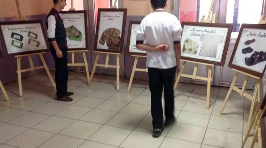 Tuğ Ortaokulu'nda 'Kutsal Emanetler' Fotoğraf Sergisi A&ccedil;ıldı