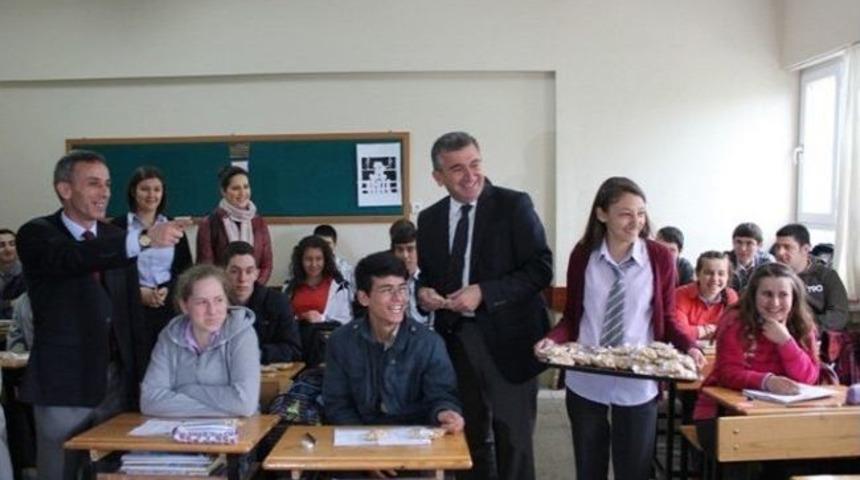 Başkan Fikret Albayrak "beslenme Dostu Okul Projesi" Kapsamında Anadolu &Ouml;ğretmen Lisesinde &Ouml;ğrencilerle Buluştu