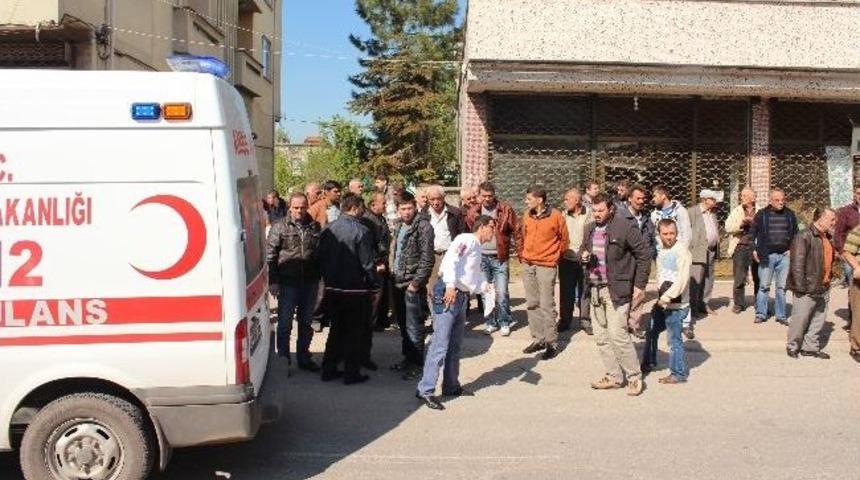 Otomobille Motosiklet &Ccedil;arpıştı: 1 Yaralı