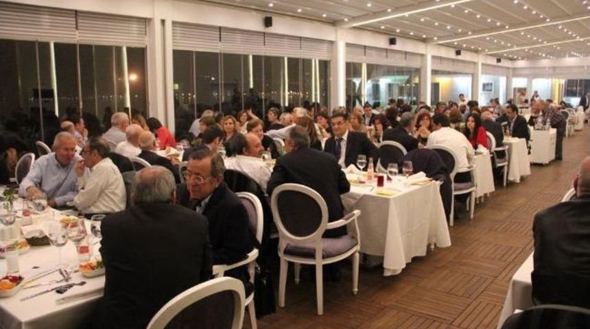 İstanbul&rsquo;daki Akhisarlılar Unutulmaz Bir Gece Yaşadı