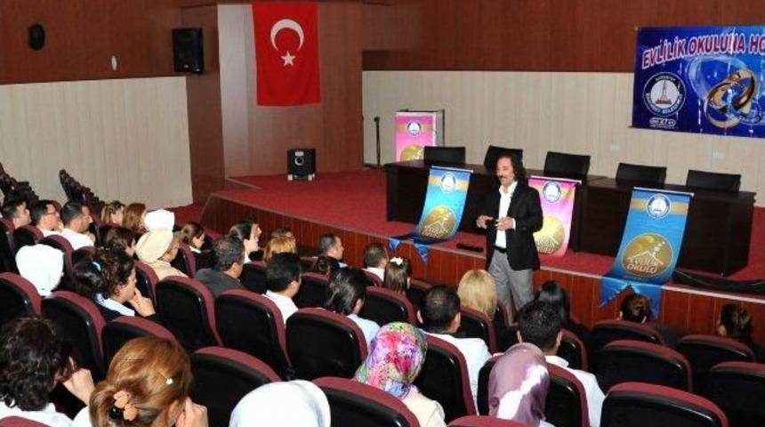 Şahinbey Belediyesinden Hastane Personeline Evlilik Okulu Semineri