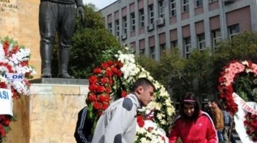 Kurtdereli Mehmet Pehlivan T&ouml;renle Anıldı