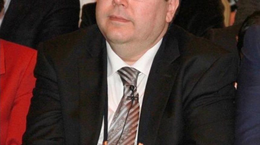 Mehmet Y&ouml;r&uuml;koğlu: 2012'ye Dengelenme Yılı Olarak Bakmak Lazım