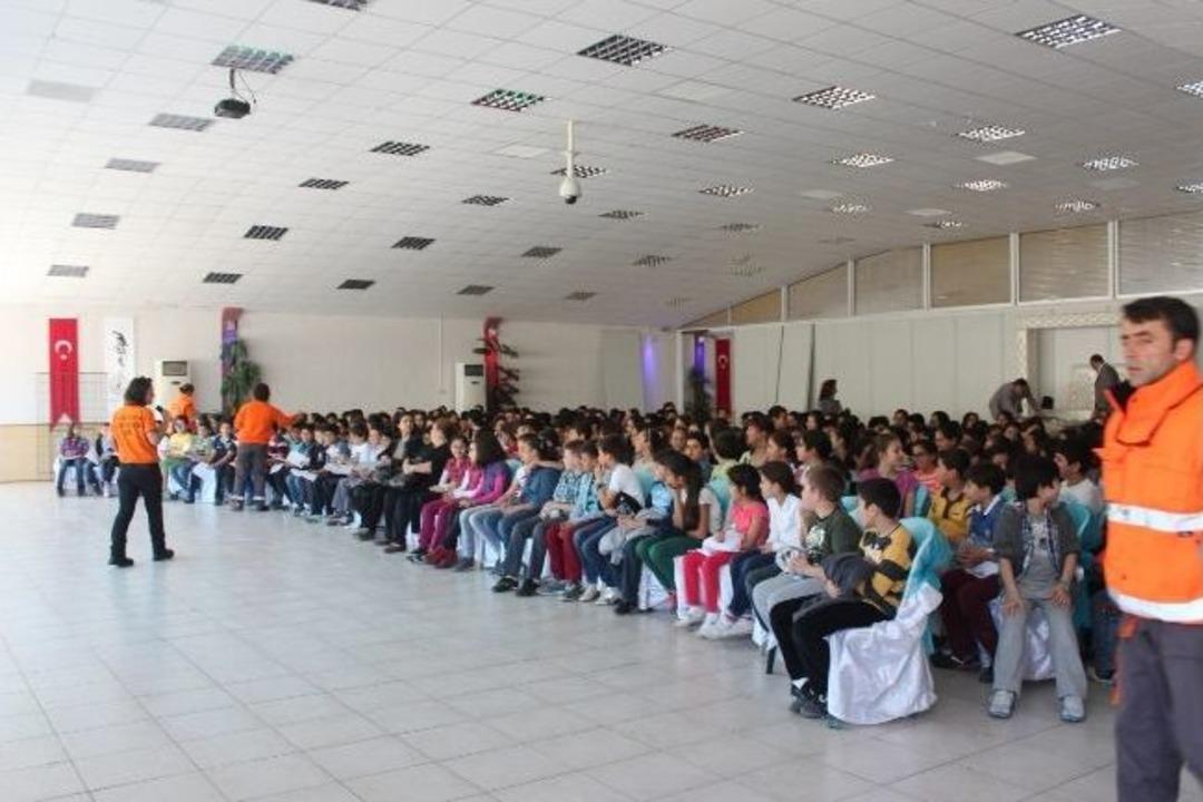 Karşıyakalı &Ouml;ğrencilere Akut&rsquo;tan &ldquo;deprem Bilin&ccedil;lendirme Semineri&rdquo;