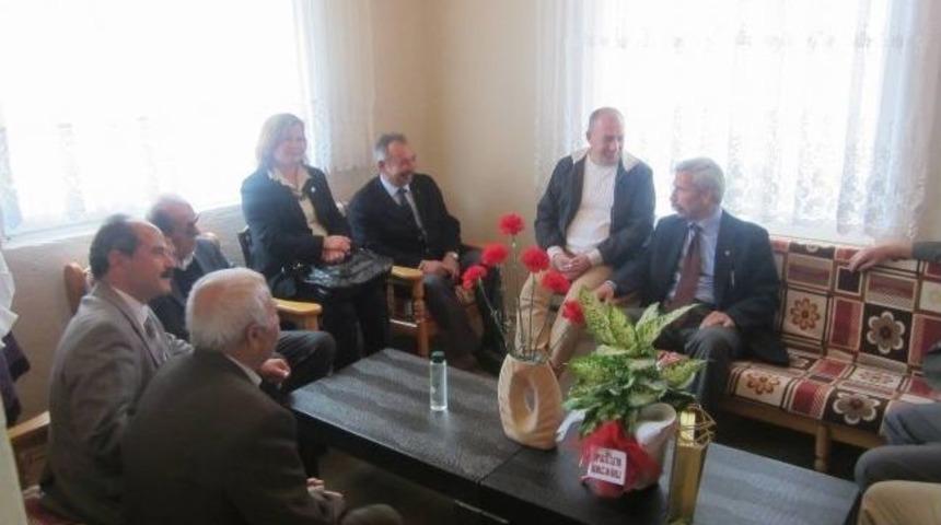 Salihli Chp Y&ouml;netimi, Polis Emeklileri Derneği'ni Ziyaret Etti