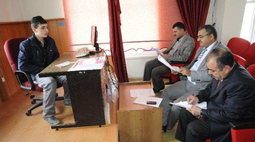 Ahlat'ta Ezbere Hadis-i Şerif Okuma Yarışması