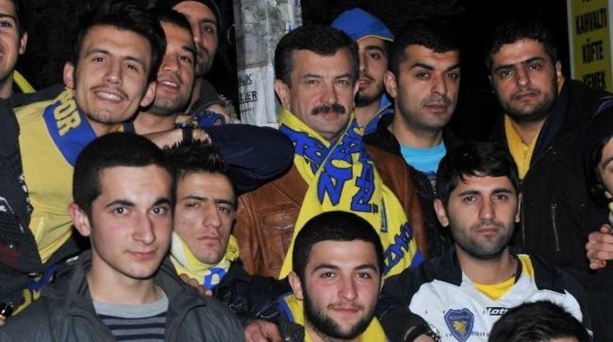 Bucalı Taraftara Dev Ekran M&uuml;jdesi