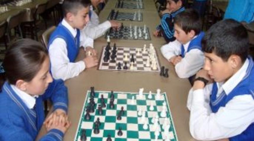 Pasinler&rsquo;de Satran&ccedil; Turnuvası