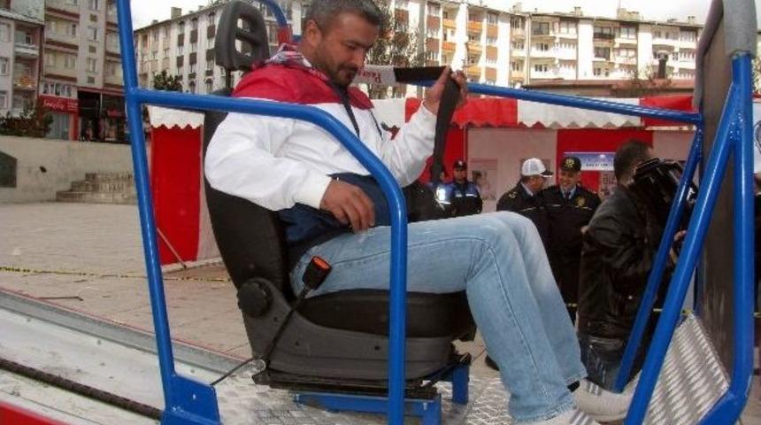 Sim&uuml;lasyon Aracıyla Emniyet Kemerinin &Ouml;nemi Anlatıldı