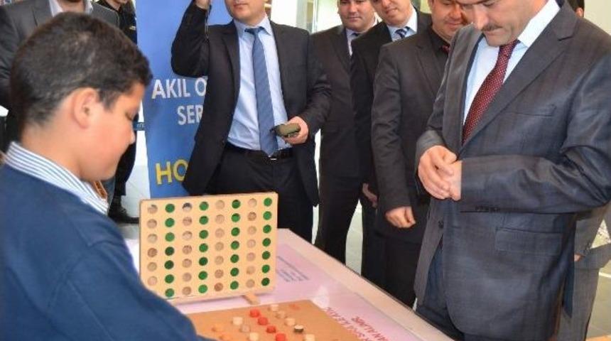 &Ouml;ğrencilerden &lsquo;akıl Oyunları&rsquo; Sergisi
