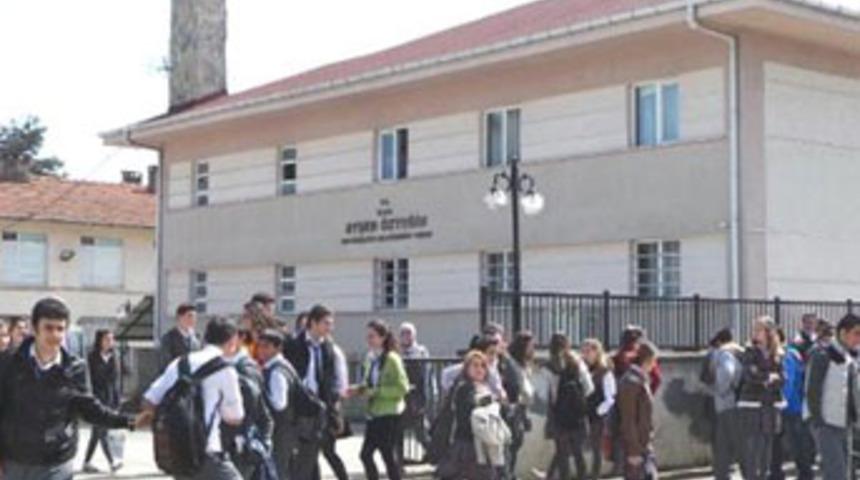 G&uuml;venlik yok diye kızını yurttan aldı