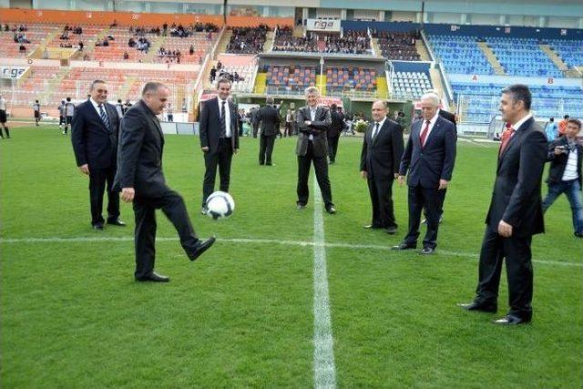 Geleneksel İhsan Eroğul Futbol Turnuvası Başladı