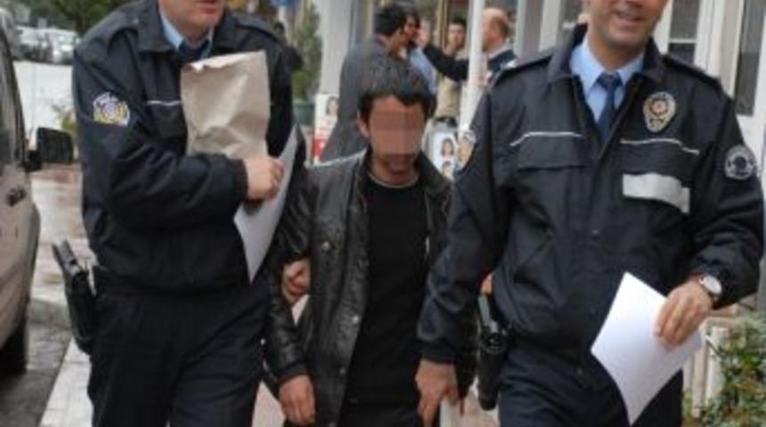 Ş&uuml;pheli Ara&ccedil;ta Tabancayla Yakalandı