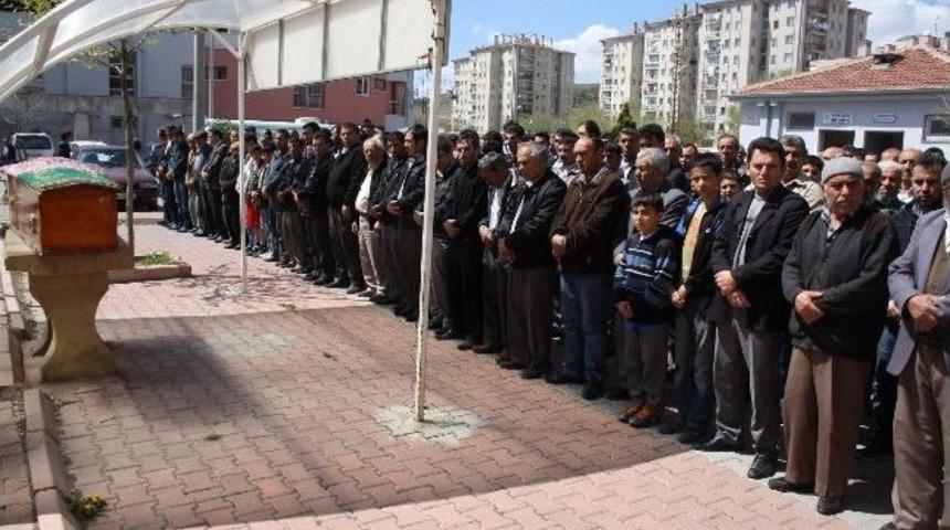 Trafik Kazasında Hayatını Kaybeden &Ccedil;ocuk Defnedildi