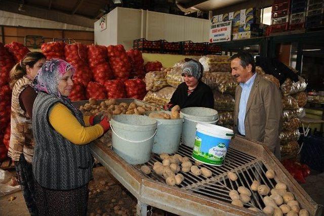 Başkan Ataç’tan Hal Esnafına Ziyaret