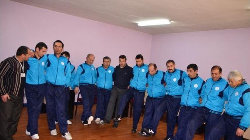 Erzurum&rsquo;da Zihinsel Engellilere Halk Oyunları Kursu