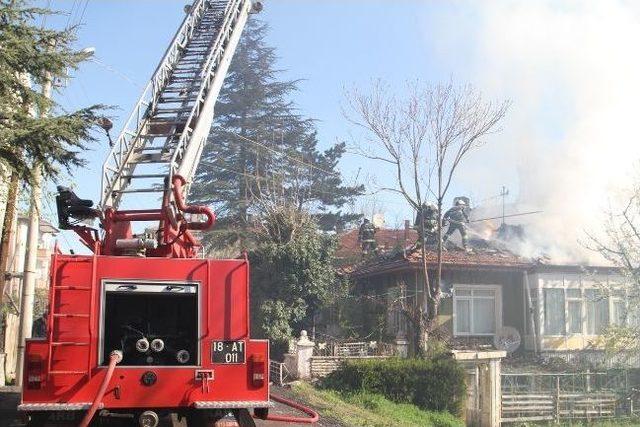 Mültecilerin Kaldığı Evde Yangın Çıktı