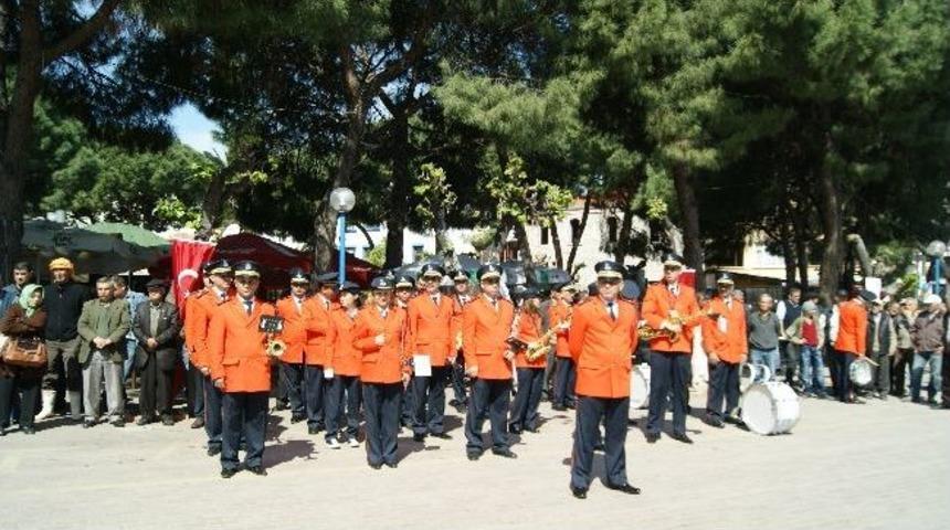 Seferihisar'da Halk Bandosu Kuruldu