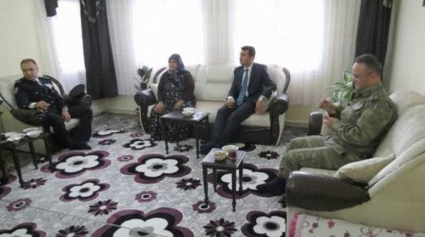 Halfeti Kaykamakı Keklik Şehit Ailesini Ziyaret Etti